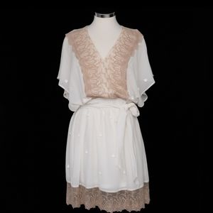 Badgley Mischka Belle. White and beige lace chiffon dress. Size 12.